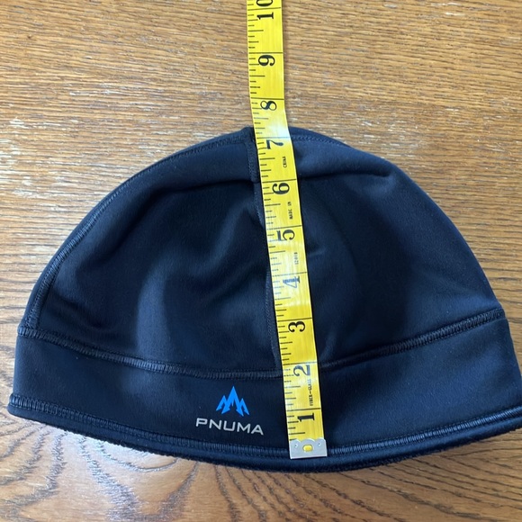 MENS PNUMA HAT
OUTSIDE IS POLYESTER 
INSIDE IS FLEECE SIZE XL-2XL
EXCELLENT COND - Picture 4 of 7